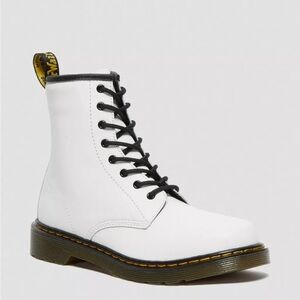 NWOT Dr Martens Youth 1460 Leather Lace Up Boots